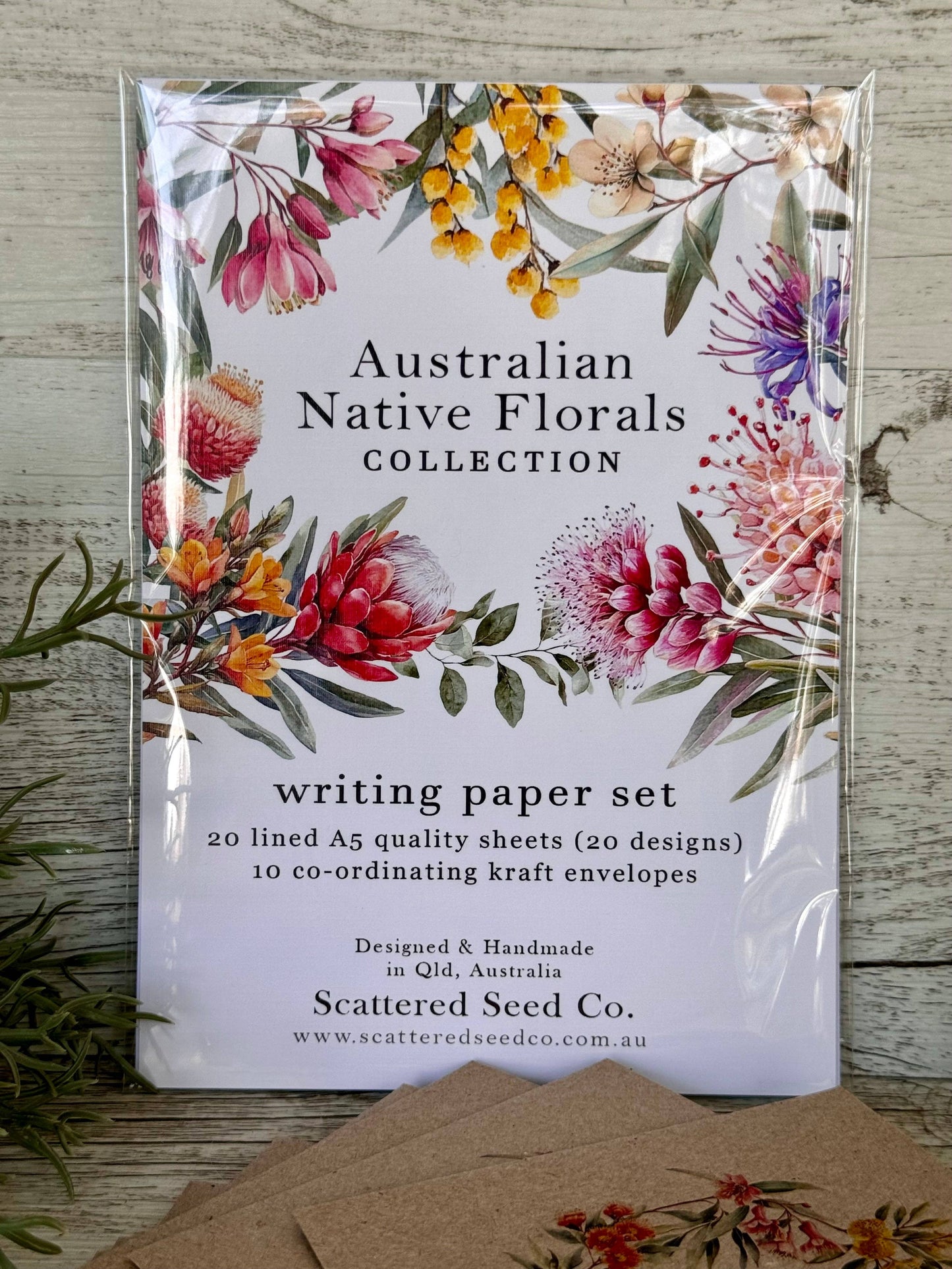 AUSTRALIAN Native Floral Letter Writing set: 12 Pages & 6 envelopes / Lined paper