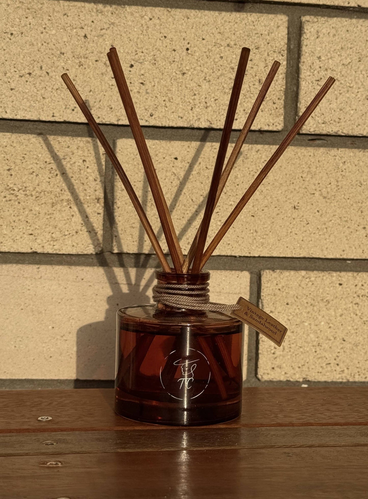 Vintage Leather & Sandalwood Reed Diffuser, Alcohol Free: 100ml